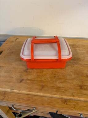Vintage Tupperware Pak N Carry Lunch Box with Handle Red 1254